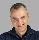 armando-dacal-headshot.png